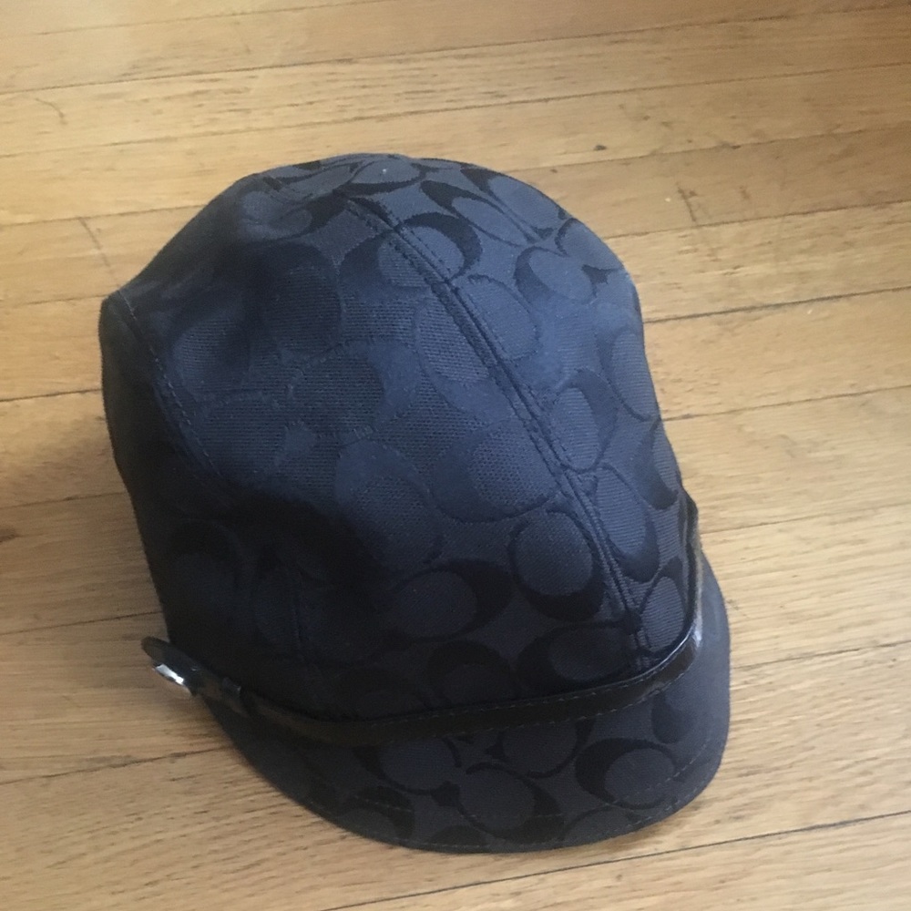 Signature canvas black Coach Karee Cap